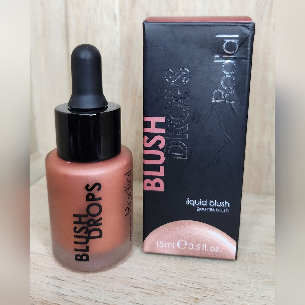 Rodial Blush Drops liquid blush drops in the shade Sunset Kiss.